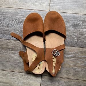 Lotta from Stockholm tan low heel clog 41